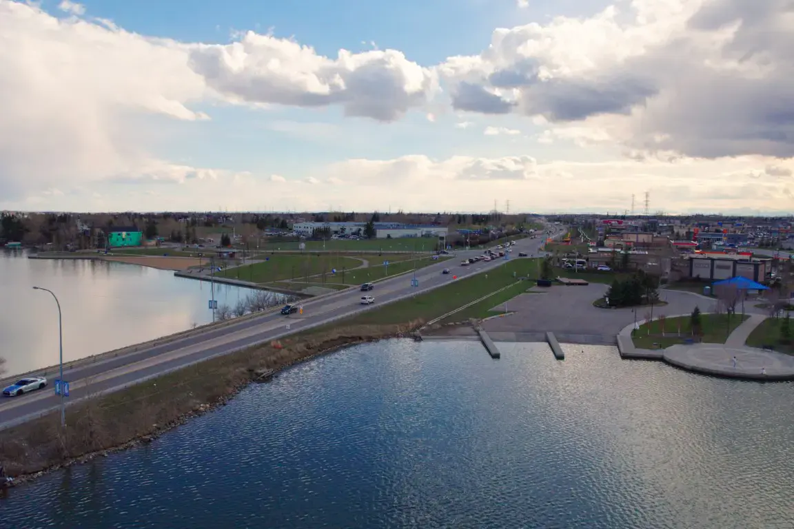 Chestermere Luxury community in Calgary